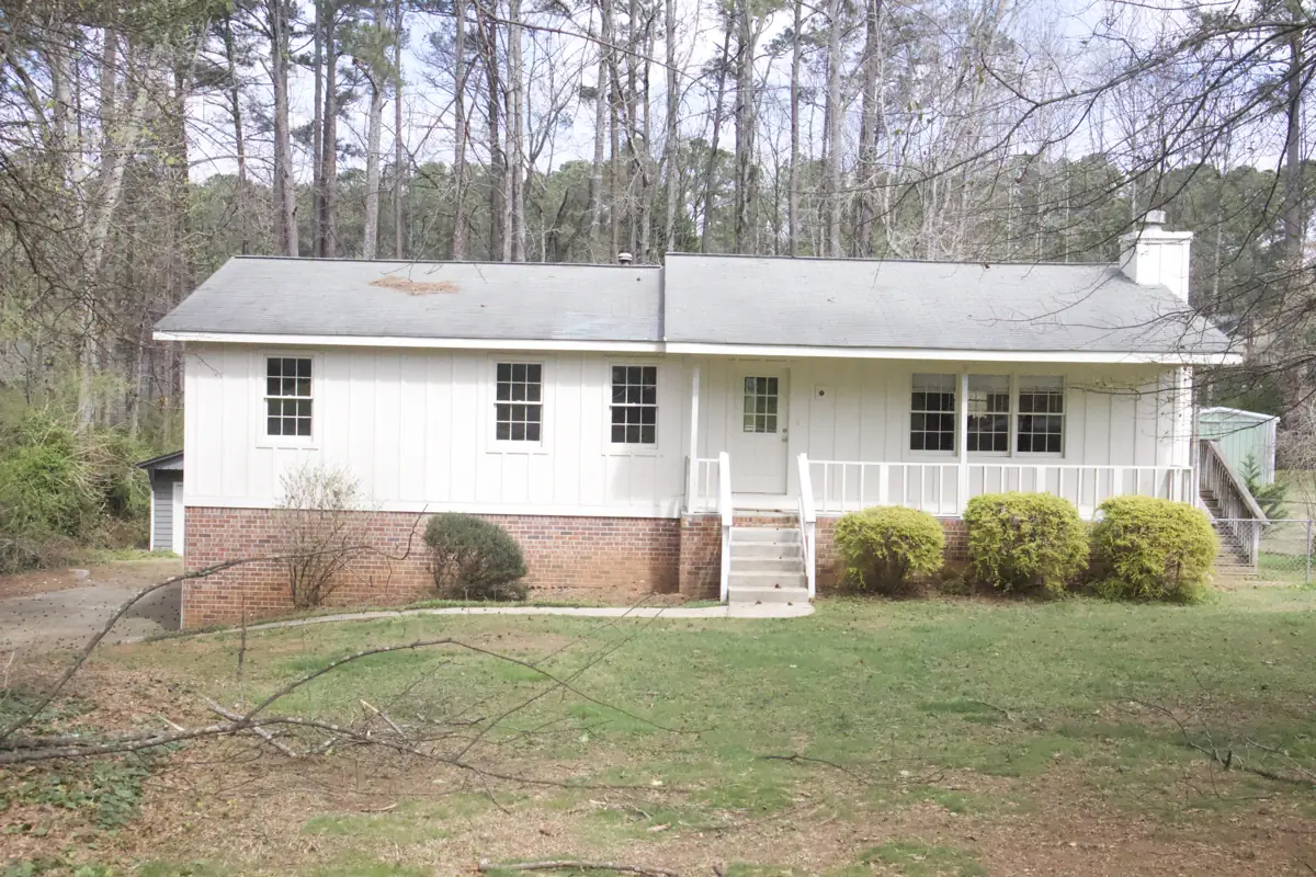 Acworth, GA home after new white board & batten siding